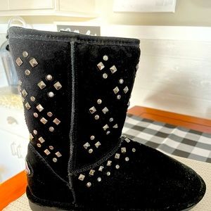 Ladies suede boots